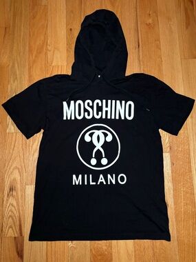 Moschino Logo Hooded Short Sleeve Tshirt 🔥
